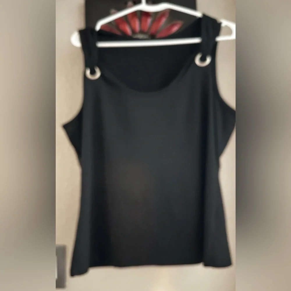 Black tank with interesting detail in the straps - Picture 1 of 4